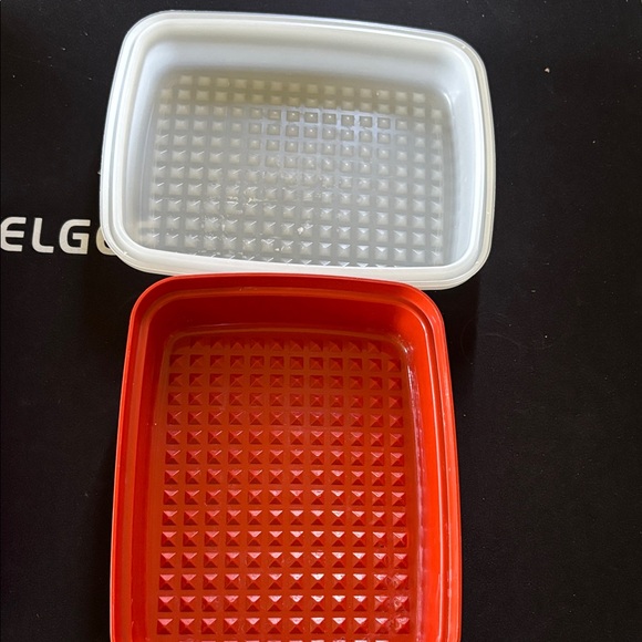 Tupperware Red and Cream Food Storage Containers Set - Picture 2 of 8